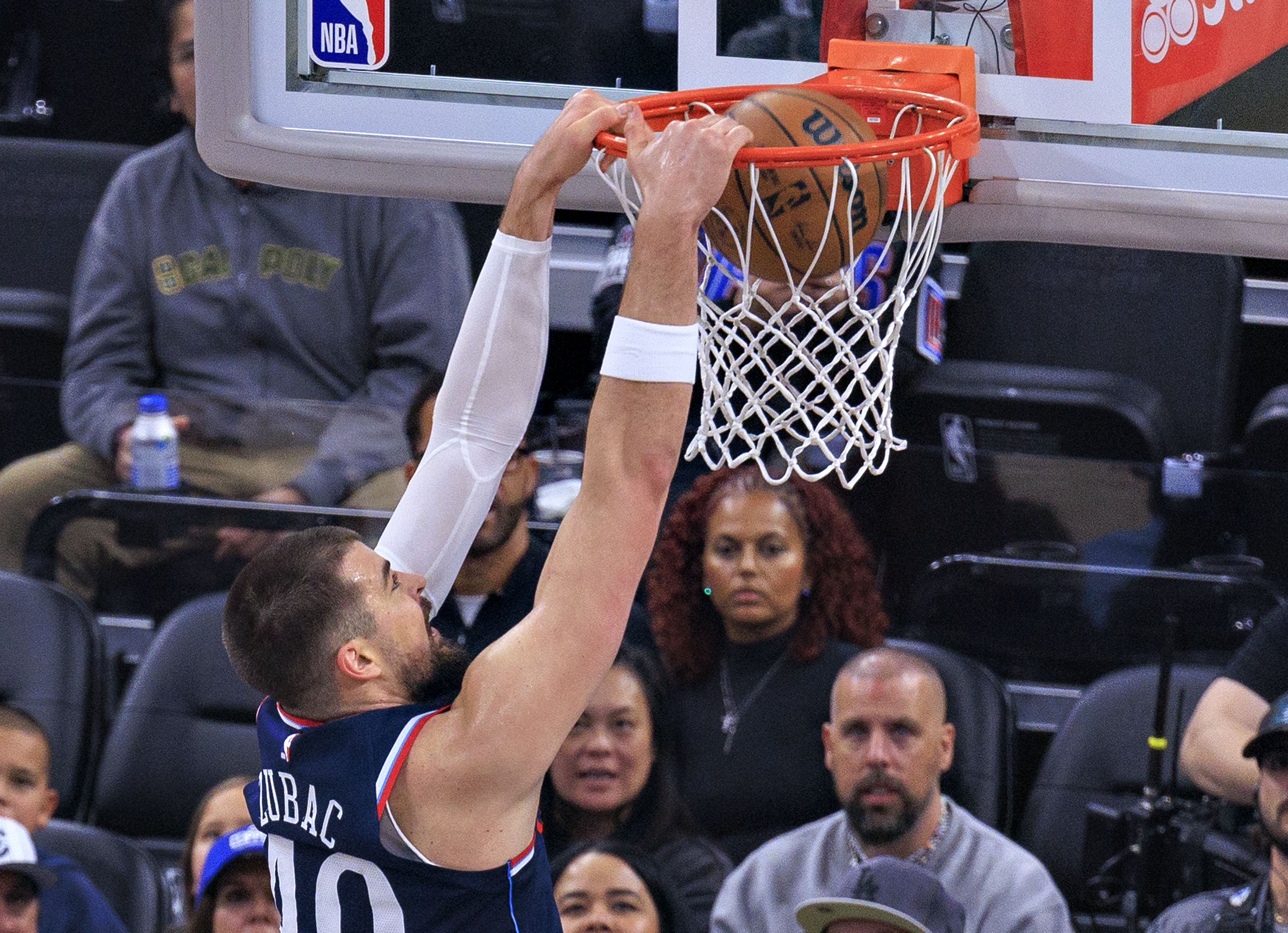 开云体育入口-快船此前拒绝绿军对祖巴茨报价：安芬尼·西蒙斯+1首轮+1互换