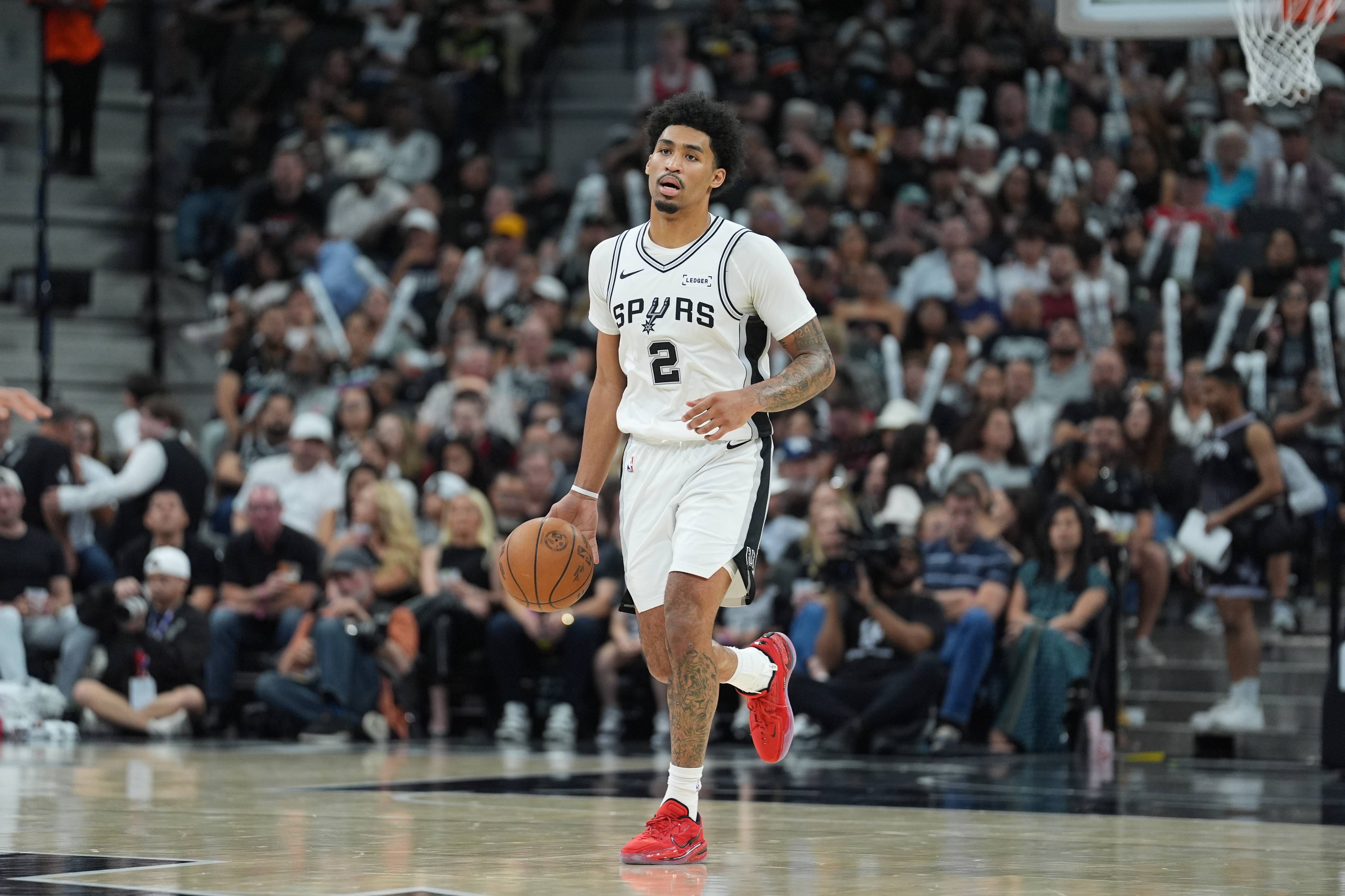 kaiyun-新秀赛季常规赛结束！马刺官方：哈珀因左大拇指伤势提前退赛